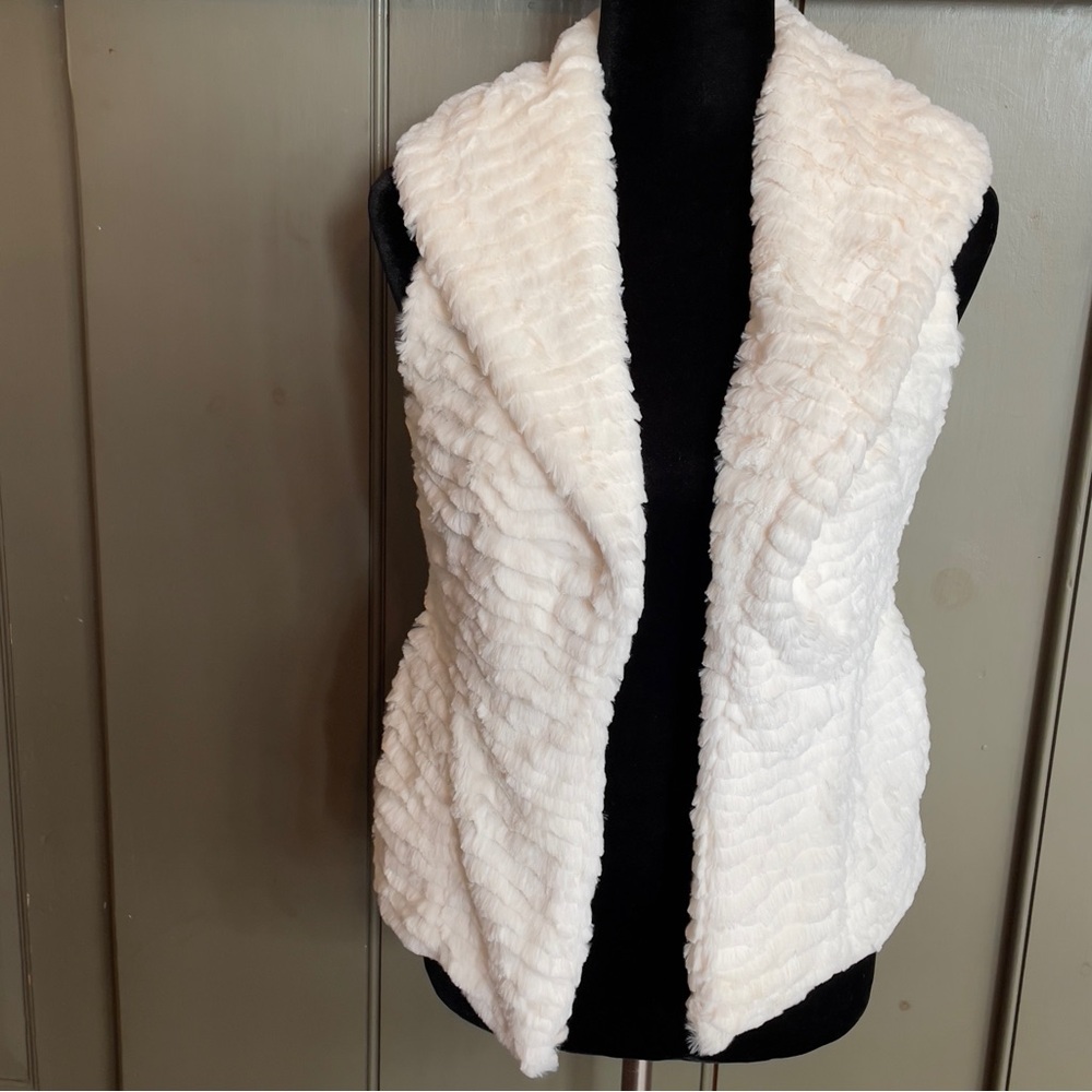 Me Jane Vest, Small - Picture 9 of 13